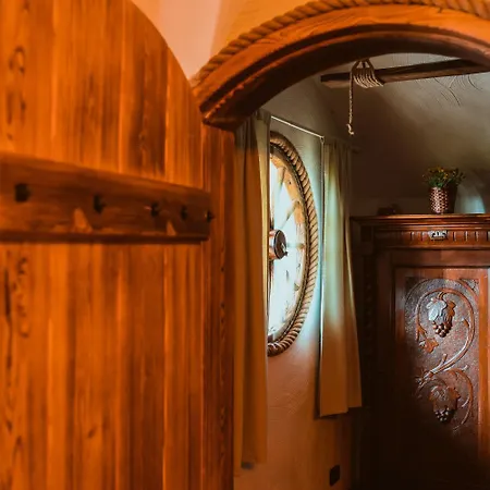 Hobbit House 別荘 *