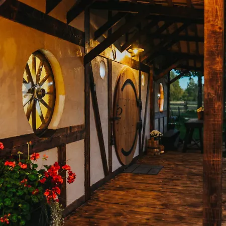 別荘 Hobbit House