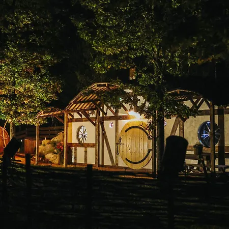 別荘 Hobbit House *